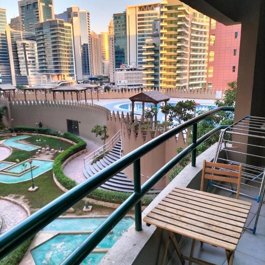 Nomad Partition Room In Barsha Heights 3 Mins To Icm Metro Dubai Exterior photo